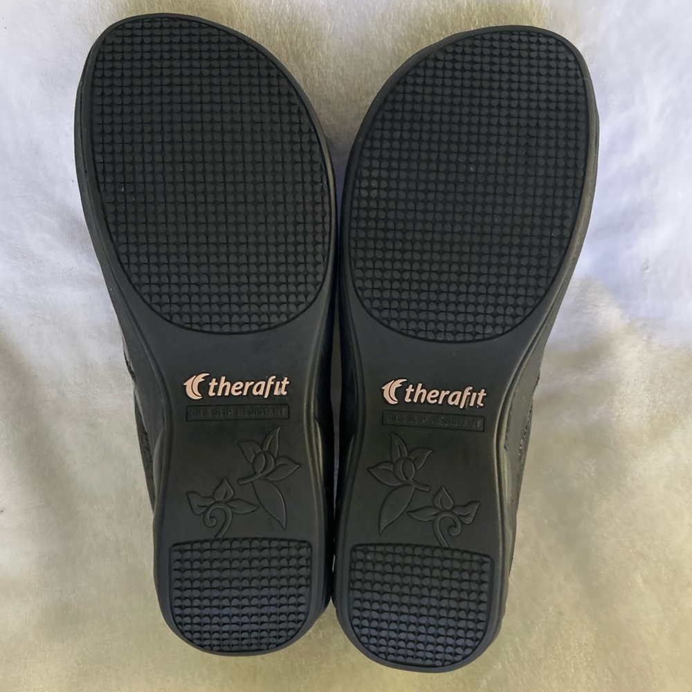 Therafit Clogs Black Size 9.5-10 Crocodile-Embossed Patent Leather Mules Womens - Picture 12 of 16